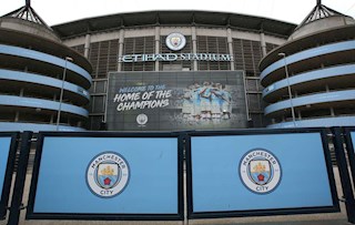 Man City chịu thiệt thòi, ghi điểm cho CĐV mùa dịch