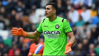 HLV Conte ngáng đường đội bóng cũ trong cuộc đua giành thủ môn