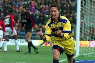 Enrico Chiesa: Kép phụ hướng nội của Parma (P1)