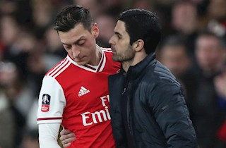 Cựu sao Arsenal: “Ozil là cầu thủ tuyệt vời, Arteta phù hợp hơn Emery”