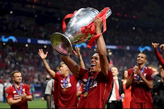 VIDEO: Trent Alexander-Arnold: Danh hiệu tập thể quan trọng hơn danh hiệu cầu thủ xuất sắc nhất thế giới