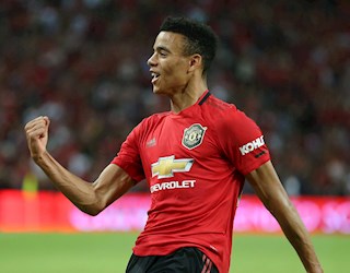 AC Milan nhắm Van Persie mới của MU thay Zlatan Ibrahimovic