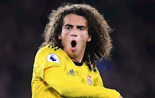 Tiền bối cảnh báo sao Arsenal về thói “trẻ trâu”