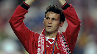 Neville tiết lộ phương thức ăn uống giúp Giggs cải thiện phong độ
