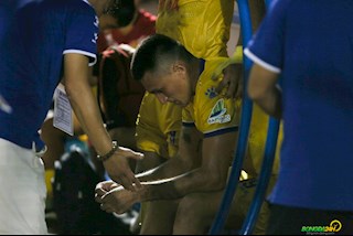 ẢNH: Sút trượt trên loạt luân lưu, Đỗ Merlo tiếc nuối khi Nam Định bị loại