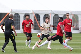 MU trở lại tập luyện: Phát hiện nhân tài mới xuất sắc hơn cả Sterling