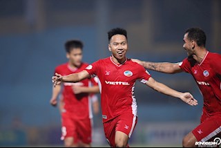 VIDEO: Khắc Ngọc lập siêu phẩm, HLV Park mừng thầm