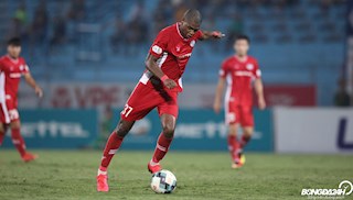 VIDEO: Ngoại binh Viettel lừa bóng qua hai cầu thủ SLNA và cái kết