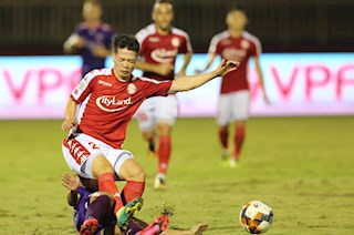 Chuyên gia lý giải phong độ đi xuống của Công Phượng và các đồng đội