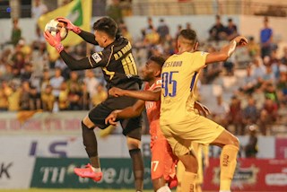 SLNA: Sống trên hơi thở hàng phòng ngự