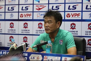 Hạ đẹp Bình Dương, HLV Phan Thanh Hùng tự tin lọt vào tốp 3 V-League 2020