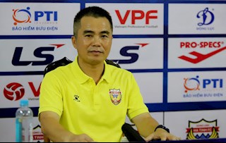 Hồng Lĩnh Hà Tĩnh lọt vào tốp 8, HLV Phạm Minh Đức hạnh phúc như thể vô địch