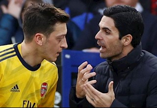 Arteta cảnh báo Ozil: “Muốn ở Arsenal, phải xem lại mình!”