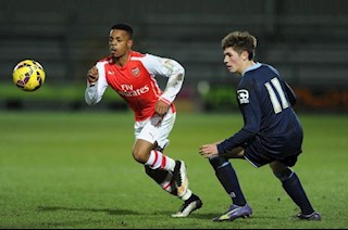 Cựu cầu thủ Arsenal hầu tòa vì xâm hại bé gái 14 tuổi