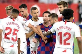 Messi thoát thẻ đỏ sau pha hóa côn đồ trước Sevilla
