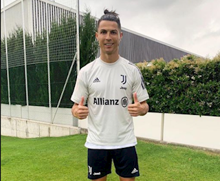 Trước những khó khăn, Cristiano Ronaldo nhắn gửi tới NHM