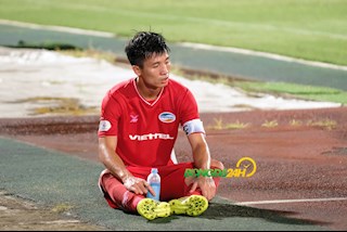 Bùi Tiến Dũng đã chứng minh vì sao mình xứng đáng mang băng thủ quân của Viettel