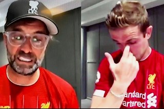 VIDEO: Thầy trò Jurgen Klopp nghẹn ngào cảm xúc trong ngày vô địch Premier League