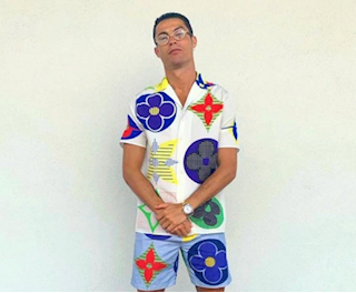 Cristiano Ronaldo xuất hiện với hình ảnh vô cùng lạ mắt