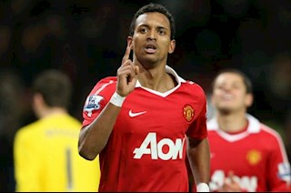 Cựu sao MU khoe body đáng kinh ngạc ở tuổi 33