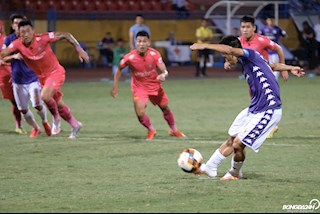 Video bóng đá Hà Nội vs Sài Gòn 0-1: Văn Quyết sút bóng lên trời