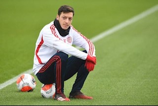 Thực hư chuyện Mesut Ozil bị Adidas huỷ hợp đồng vì “sống lỗi”?