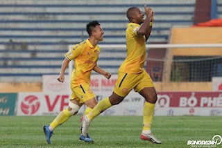 Đỗ Merlo im hơi lặng tiếng trong ngày tân binh Rafaelson tiếp tục tỏa sáng cho Nam Định