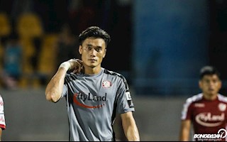 Thủ môn Bùi Tiến Dũng làm mới mình với kiểu tóc “Ông bà anh”