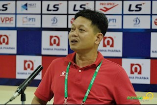 HLV Nam Định nói gì về công tác trọng tài sau trận hòa Bình Dương?