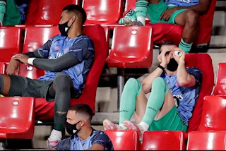 Gareth Bale lại làm trò trên băng ghế dự bị