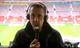 VAR phớt lờ cầu thủ Southampton chơi bạo lực với MU, Neville bức xúc