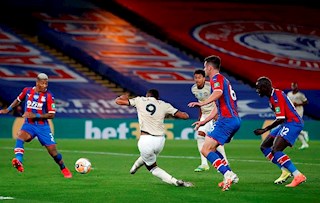 5 điểm nhấn ngày MU vượt khó trước Palace: Rashford và Martial tỏa sáng, Zaha quá đen…