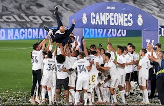 Real sướng điên khi vô địch La Liga, “chàng hề” vẫn như người dưng