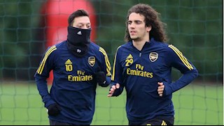Arteta vẽ ra con đường cải tà quy chánh cho Ozil và Guendouzi