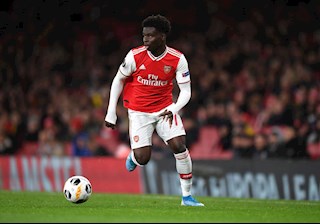 Thần đồng Bukayo Saka nhận số áo mới ở Arsenal