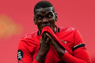 Pogba bị ném đá không thương tiếc sau hành động dại dột với con trai