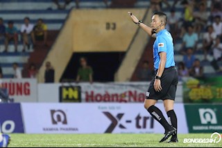 Trọng tài FIFA cầm cân nảy mực, trận cầu Nam Định và Bình Dương không còn lùm xùm tiếng còi méo