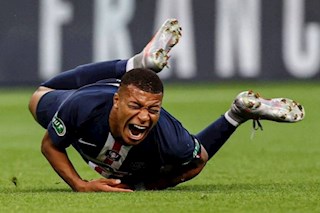 Tiền đạo Mbappe may mắn không dính chấn thương nặng