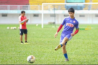 Công Phượng: 4 năm liền đá đội nào, HLV đội đó mất việc!