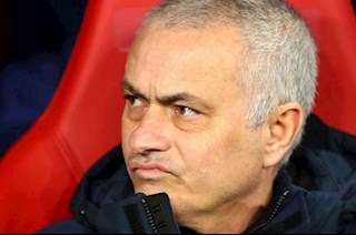Đá với Palace, Tottenham của Mourinho cũng chỉ biết câu giờ cầm hòa!