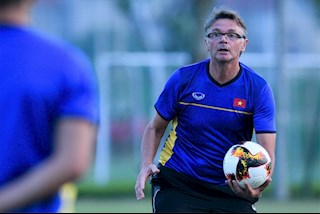 HLV Philippe Troussier bổ sung tài năng trẻ HAGL cho U19 Việt Nam