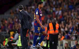 Thêm một ca chấn thương mới, Barca nát đội hình trước trận gặp Napoli