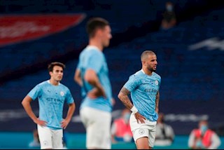 Arsenal khiến Man City không biết giấu mặt vào đâu