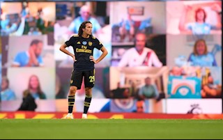 Bóng đá Anh ngày trở lại: Trăm nỗi buồn vui