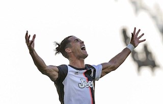 Cristiano Ronaldo: Từ cậu thanh niên “vẽ vời” đến cỗ máy săn bàn hủy diệt