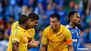 Nam Định FC được hưởng phạt đền, Đỗ Merlo vẫn nổi cáu với đồng đội