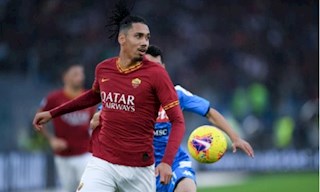 Roma và MU nhận tin buồn từ Chris Smalling