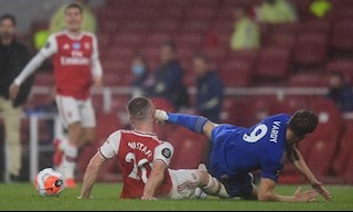 Mustafi đưa bằng chứng cho thấy Vardy xứng đáng nhận thẻ đỏ trước Arsenal