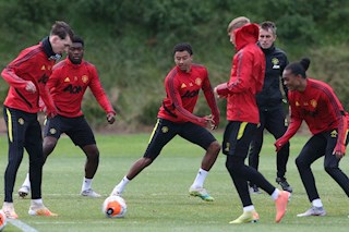 5 câu hỏi trước trận Aston Villa vs MU: “Nhân tố M” bất ngờ xuất hiện?