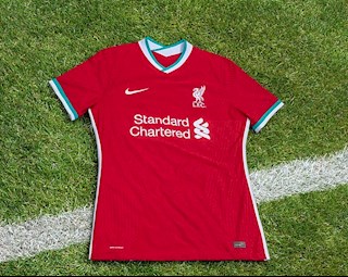 Liverpool ra mắt áo đấu sân nhà mùa tới